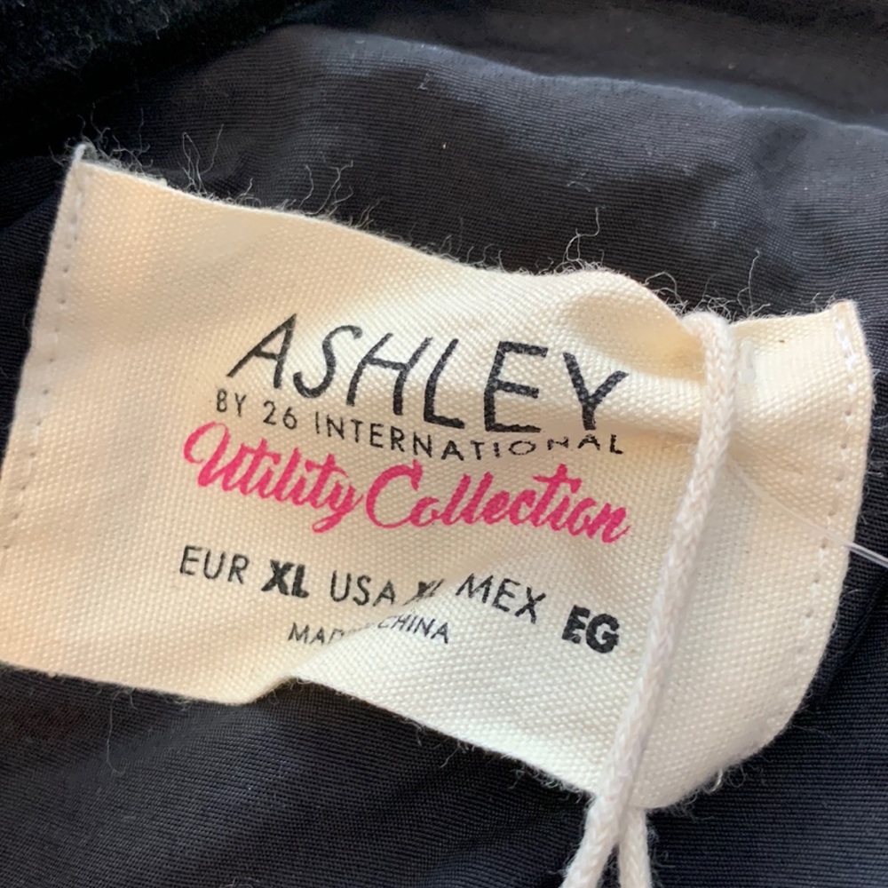 XL Ashley by 26 international black gold light utility jacket - Picture 3 of 4